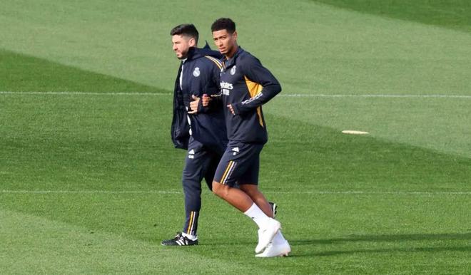 表现出了强 表现出了强