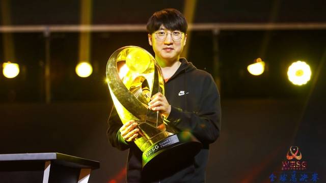 太阳虽然试 太阳虽然试